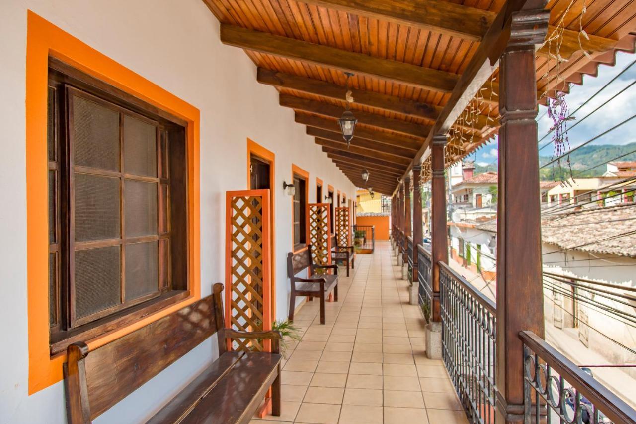 Berakah B&B- Central Park Copán 外观 照片